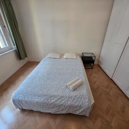 3 Old Town Flat - Munstere